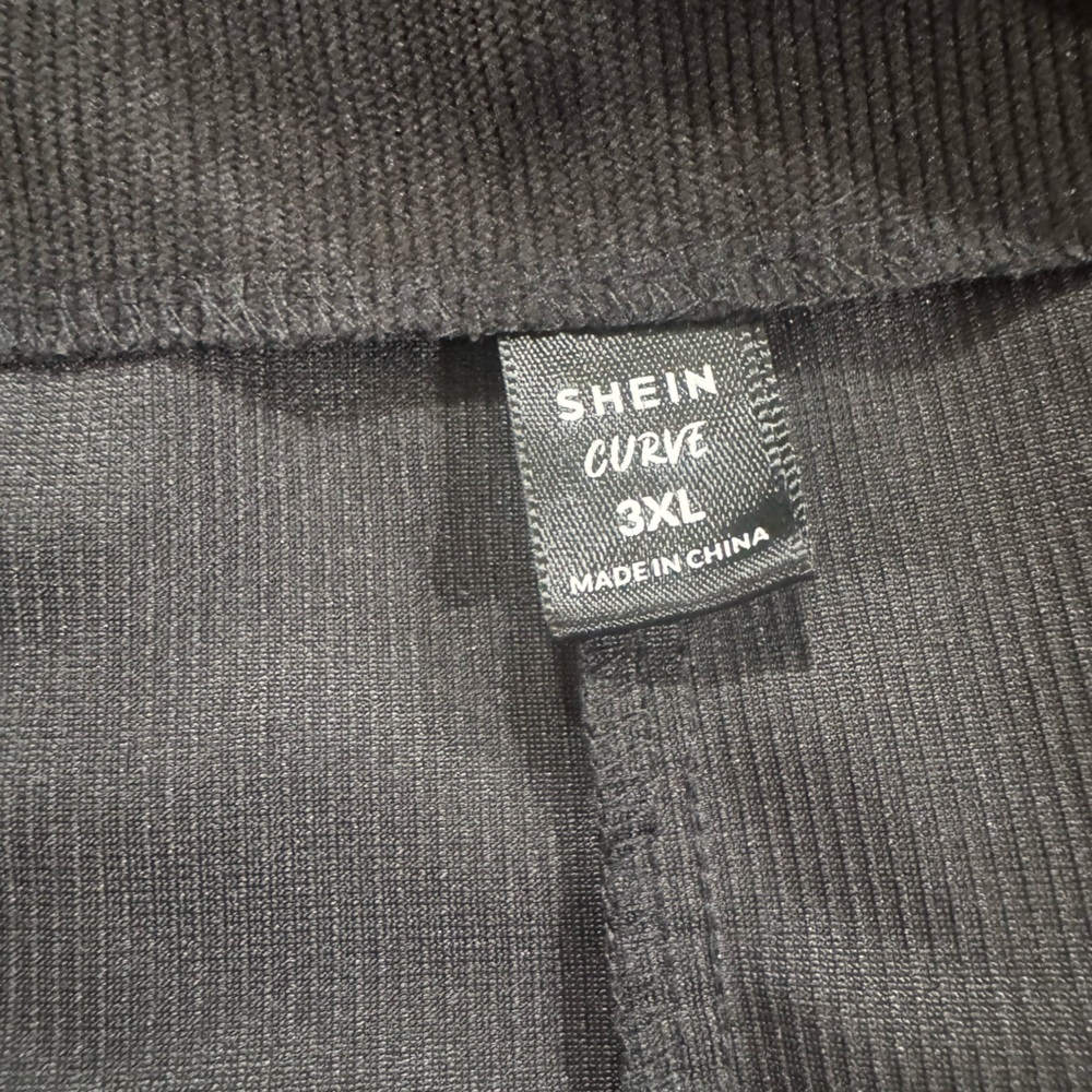 SHEIN Black Wide Leg Jumpsuit Oversized Minimalist Romper Plus 3X - Picture 8 of 9